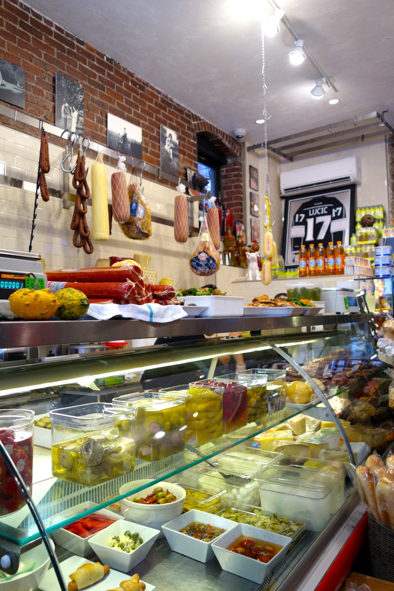monica's mercato - the-alyst.com
