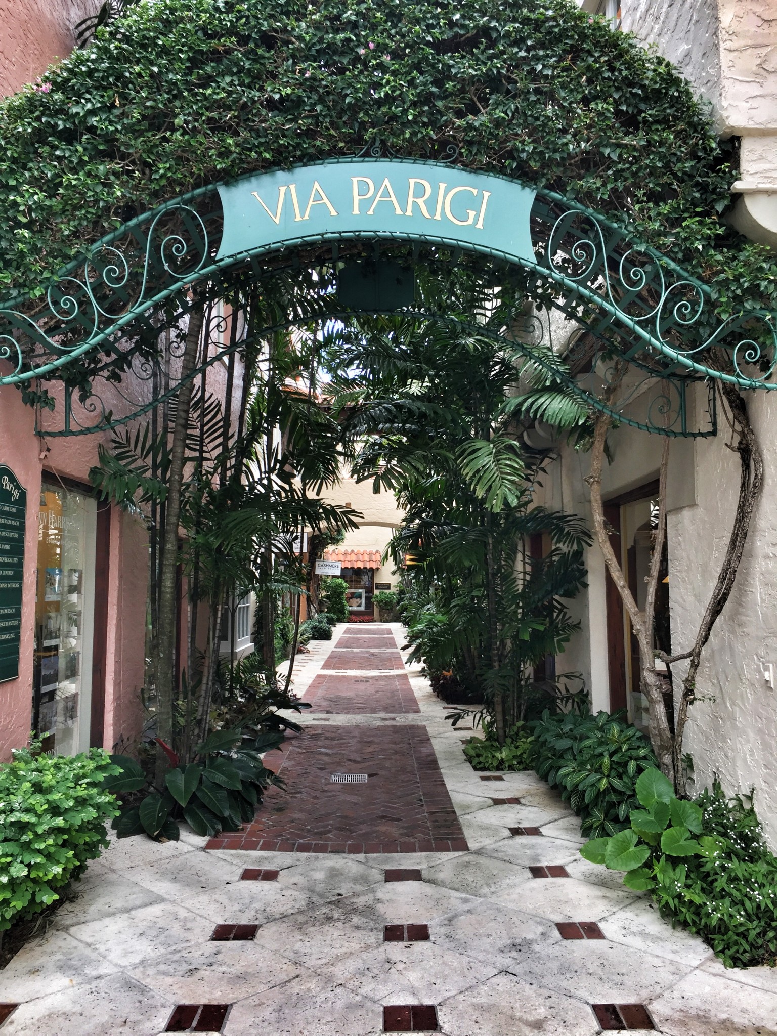 worth avenue, palm beach, the-alyst.com