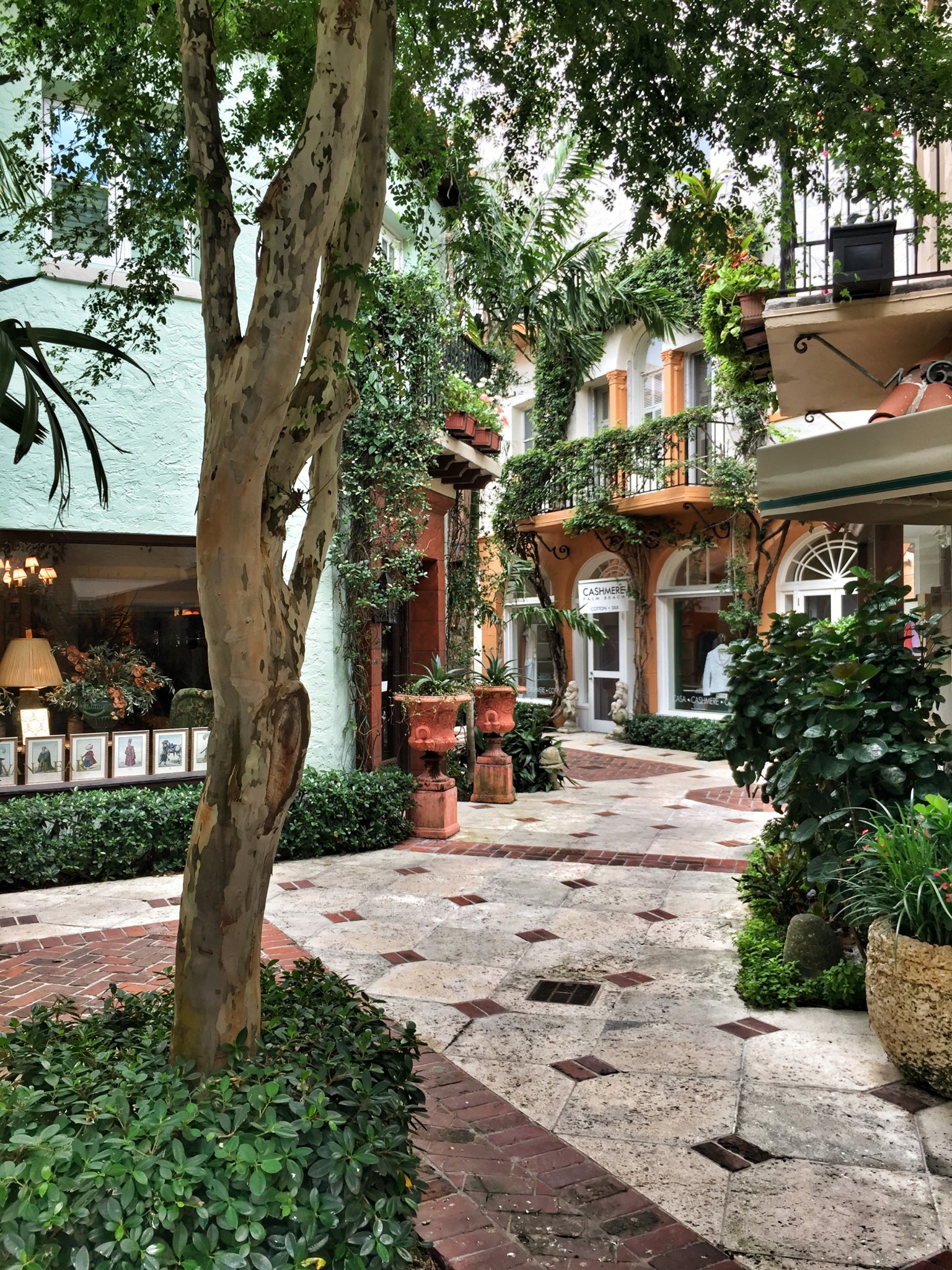 worth avenue, palm beach, the-alyst.com