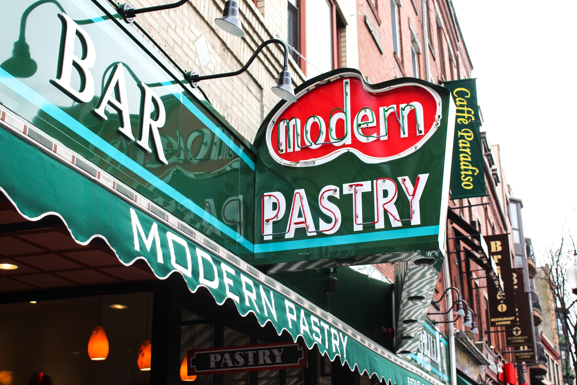 modern pastry cannoli, the-alyst.com