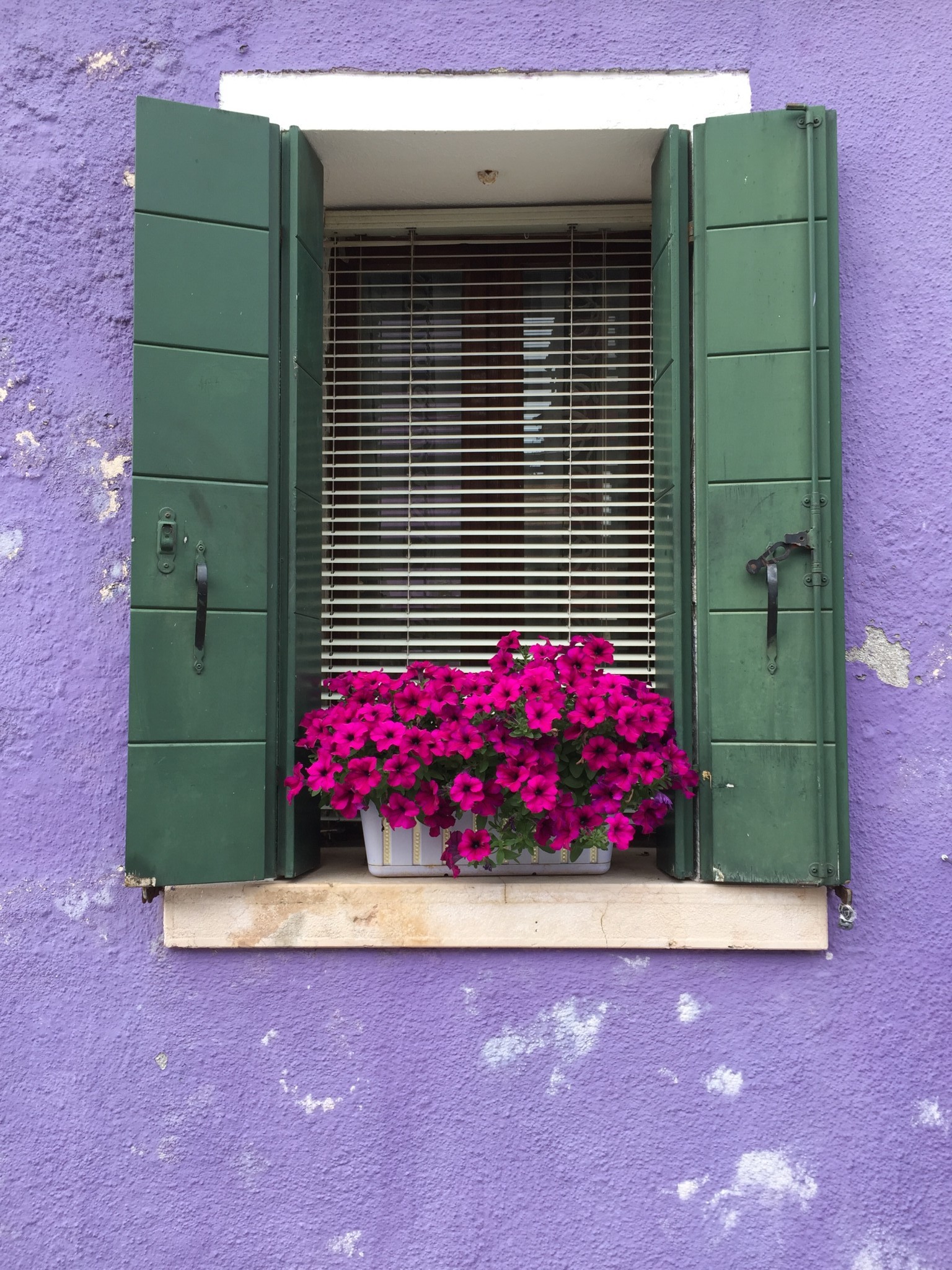 burano italy the-alyst.com