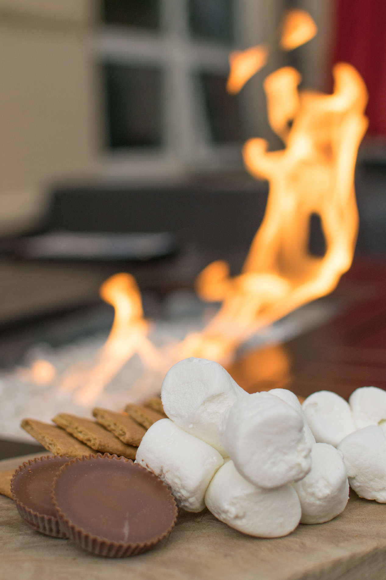 Restaurants with Outdoor Fire Pits in Boston, Aragosta Bar + Bistro, the-alyst.com