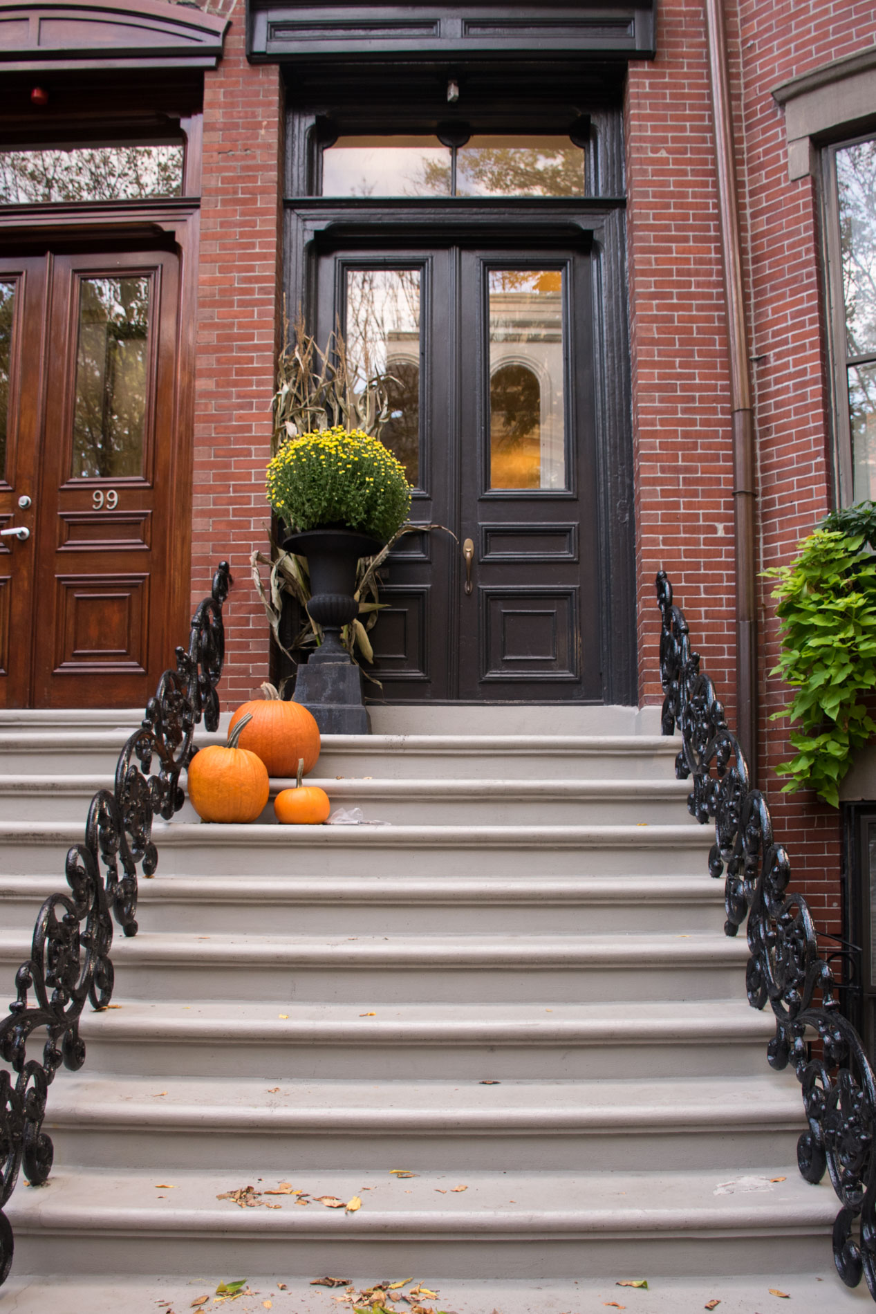 fall decor boston, stoop, the-alyst.com
