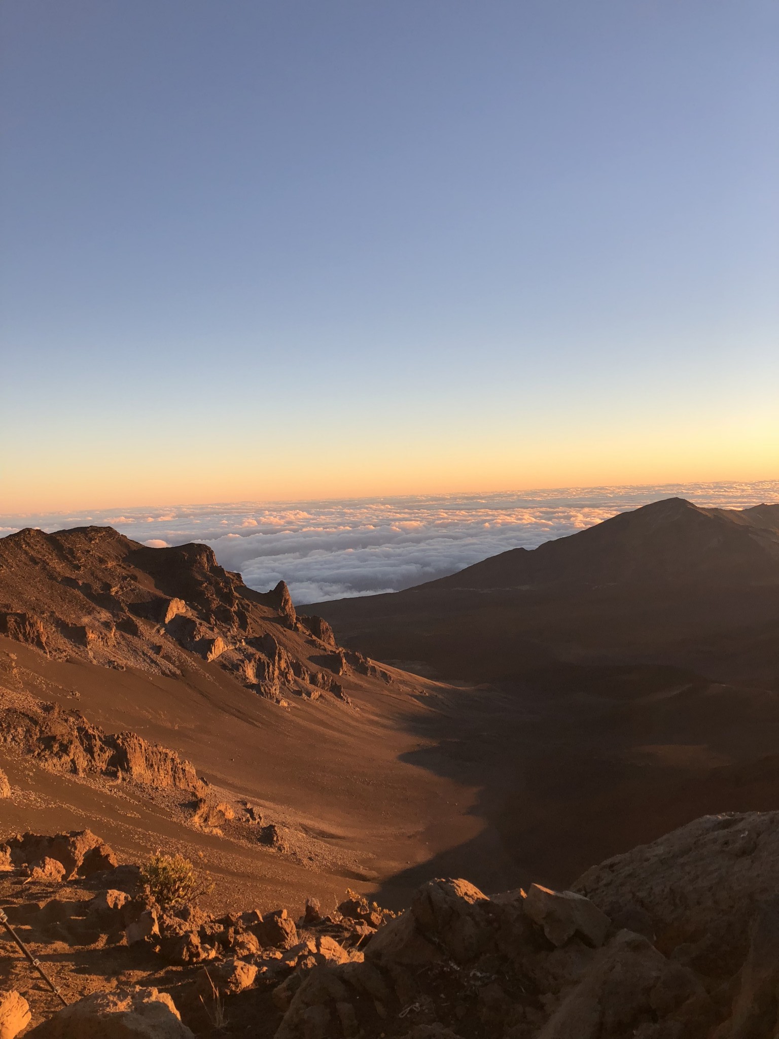 sunrise at haleakala national park, maui, the-alyst.com