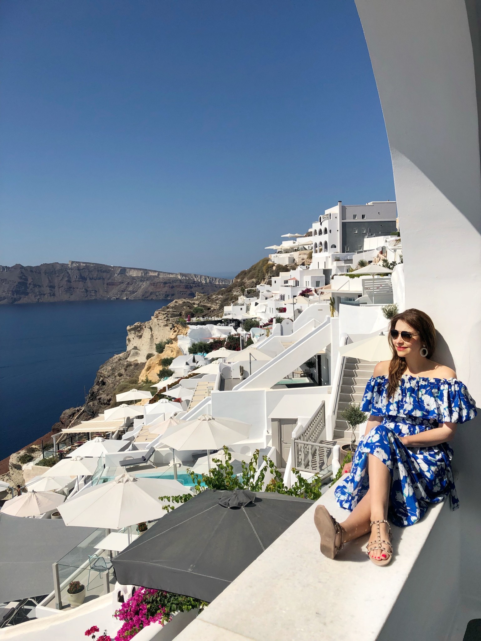 villa katikies, most instagrammable spots oia, santorini, the-alyst.com