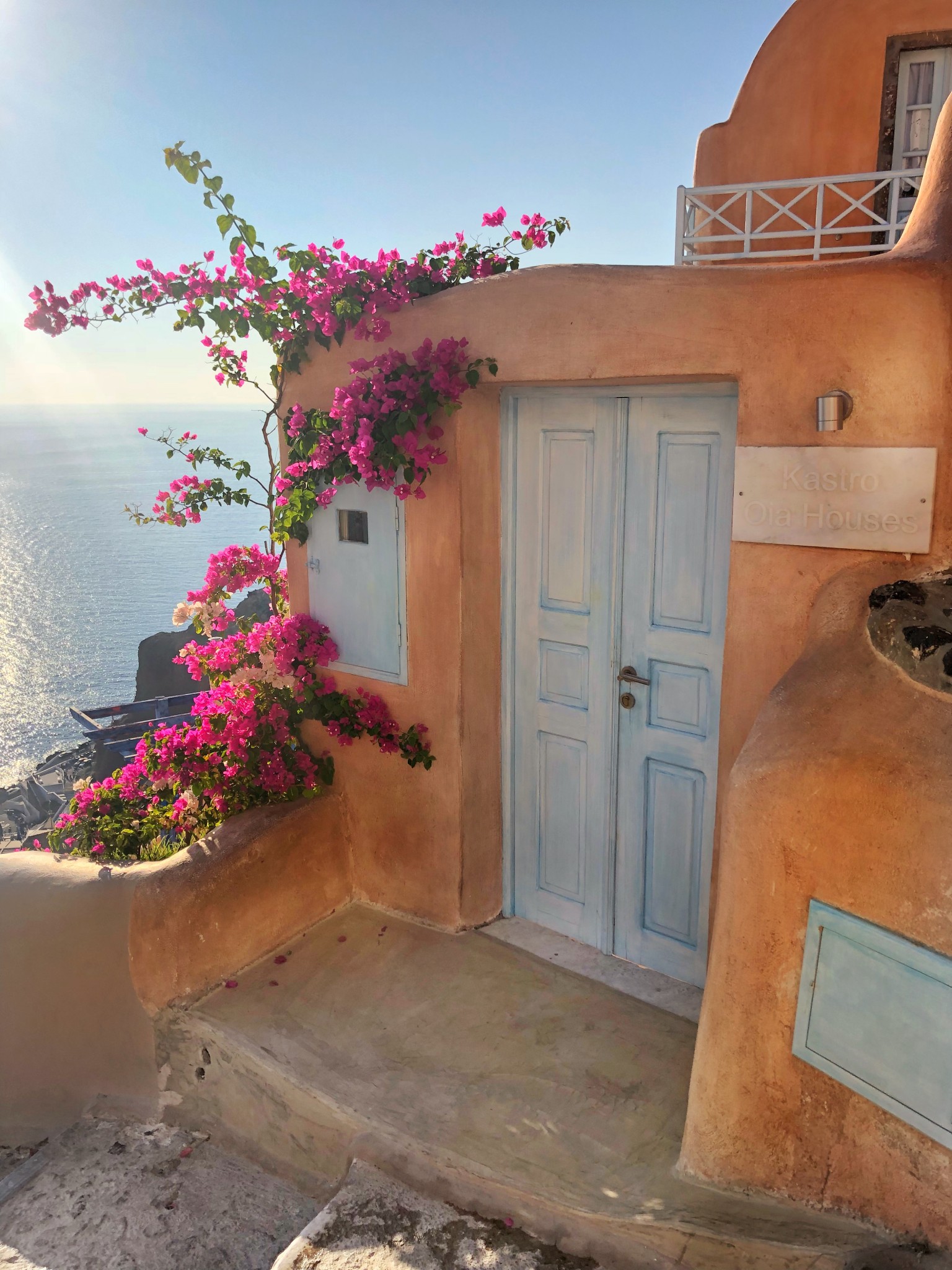most instagrammable spots oia, santorini, the-alyst.com