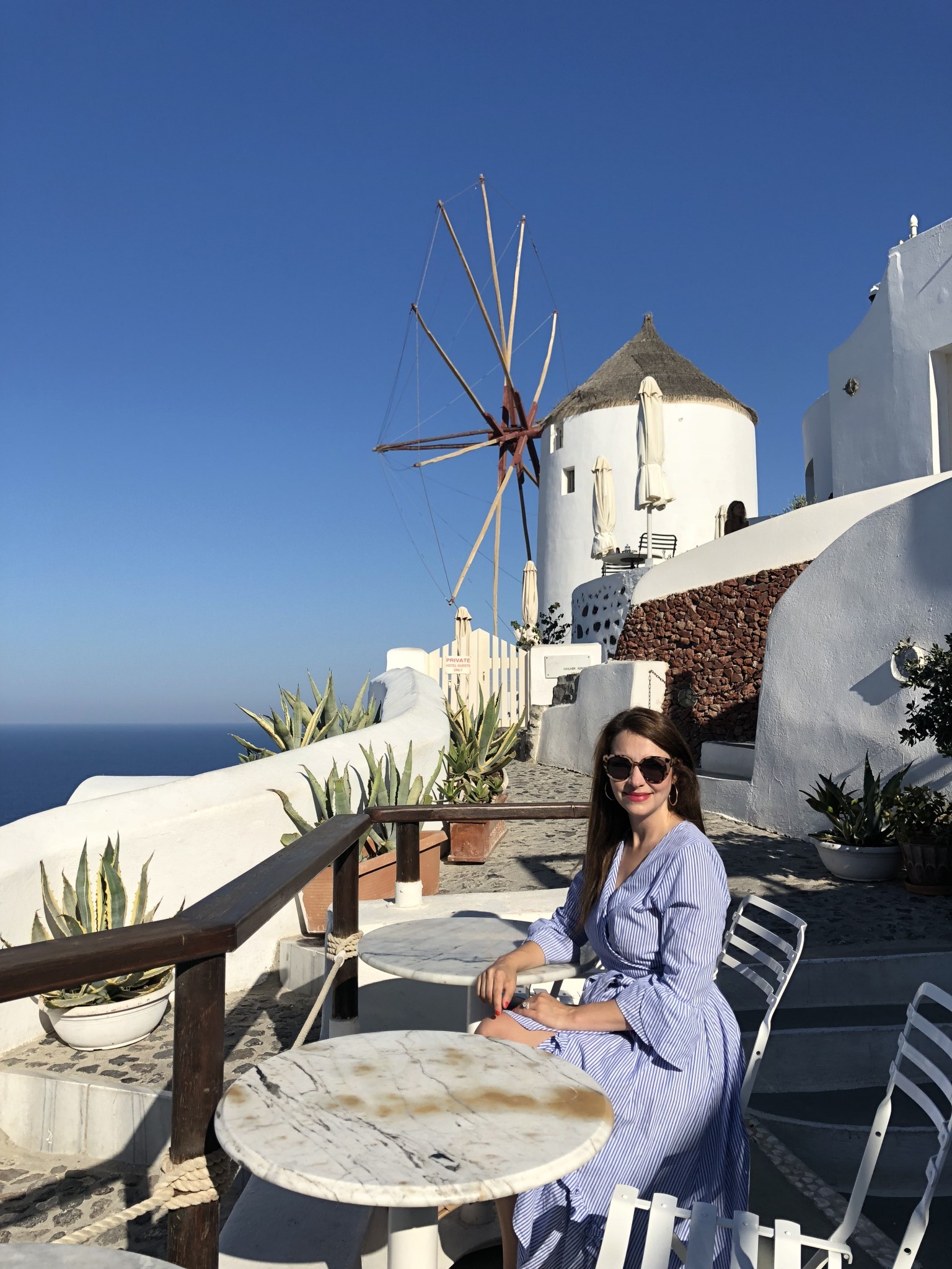 most instagrammable spots oia, santorini, the-alyst.com