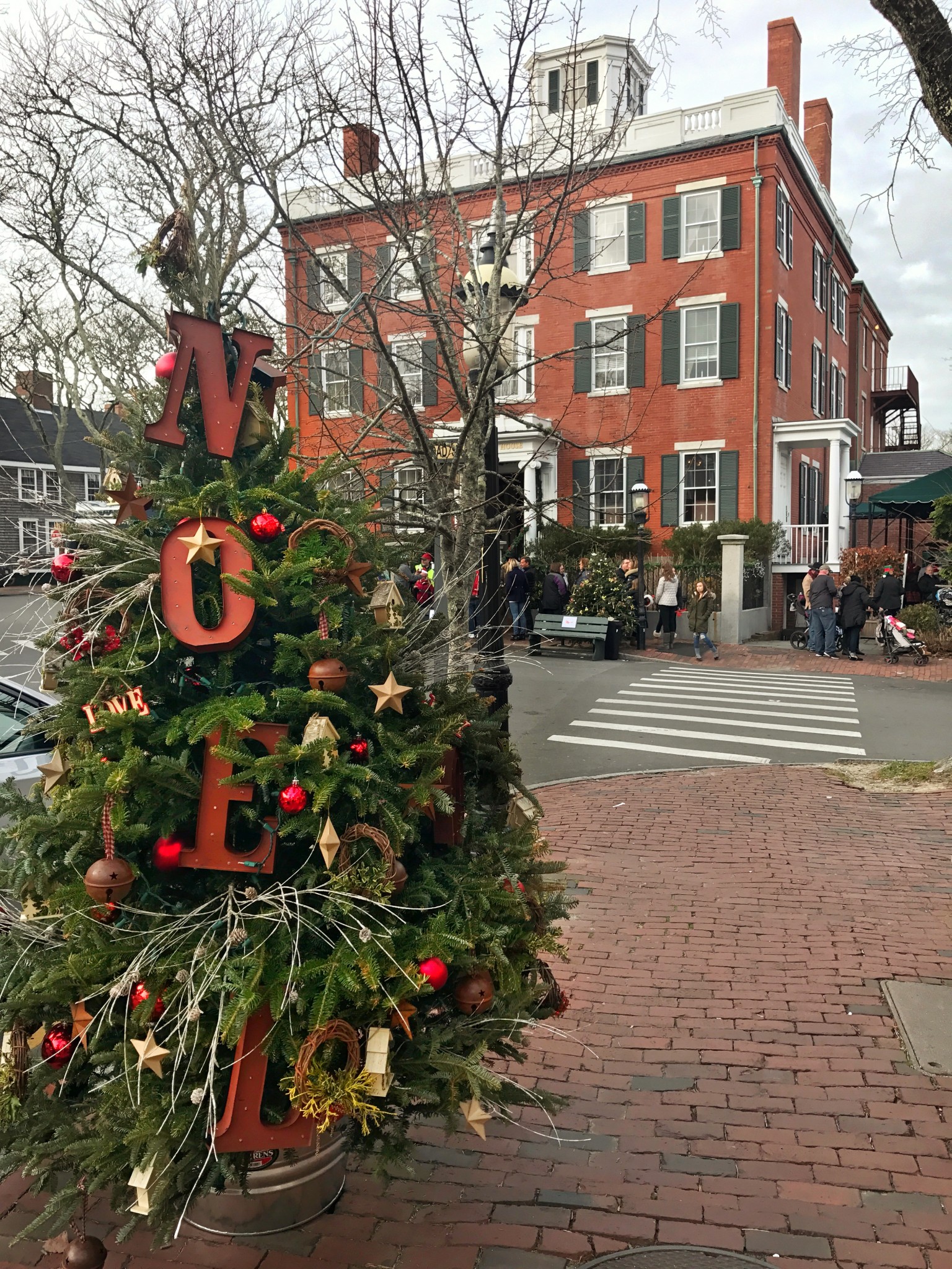 nantucket christmas stroll, the-alyst.com