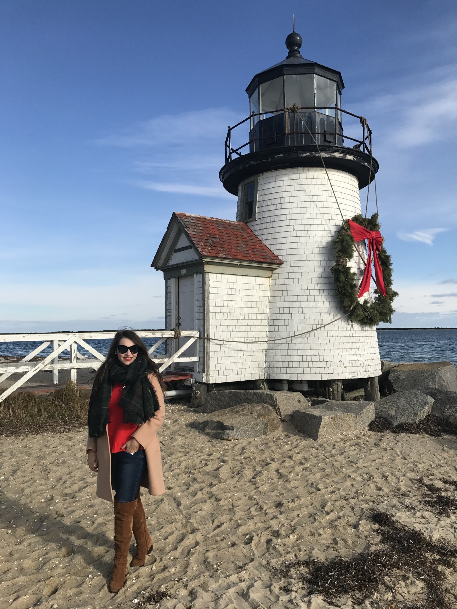 christmas stroll, brant point lighthouse, nantucket, the-alyst.com