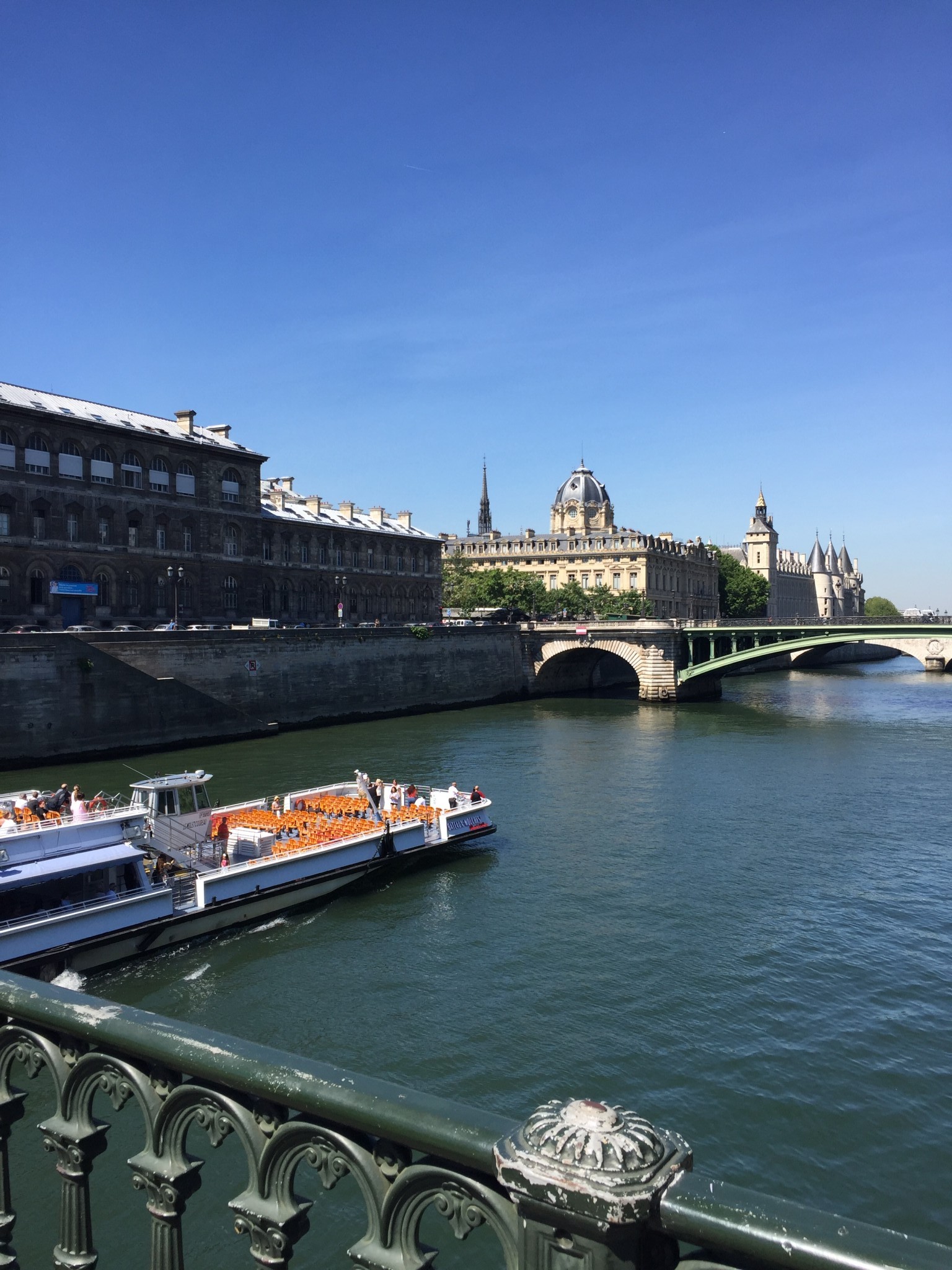 river seine, paris, the-alyst.com
