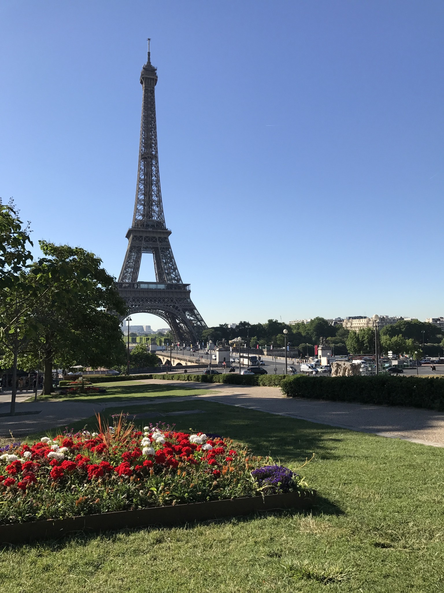 eiffel tower, the-alyst.com