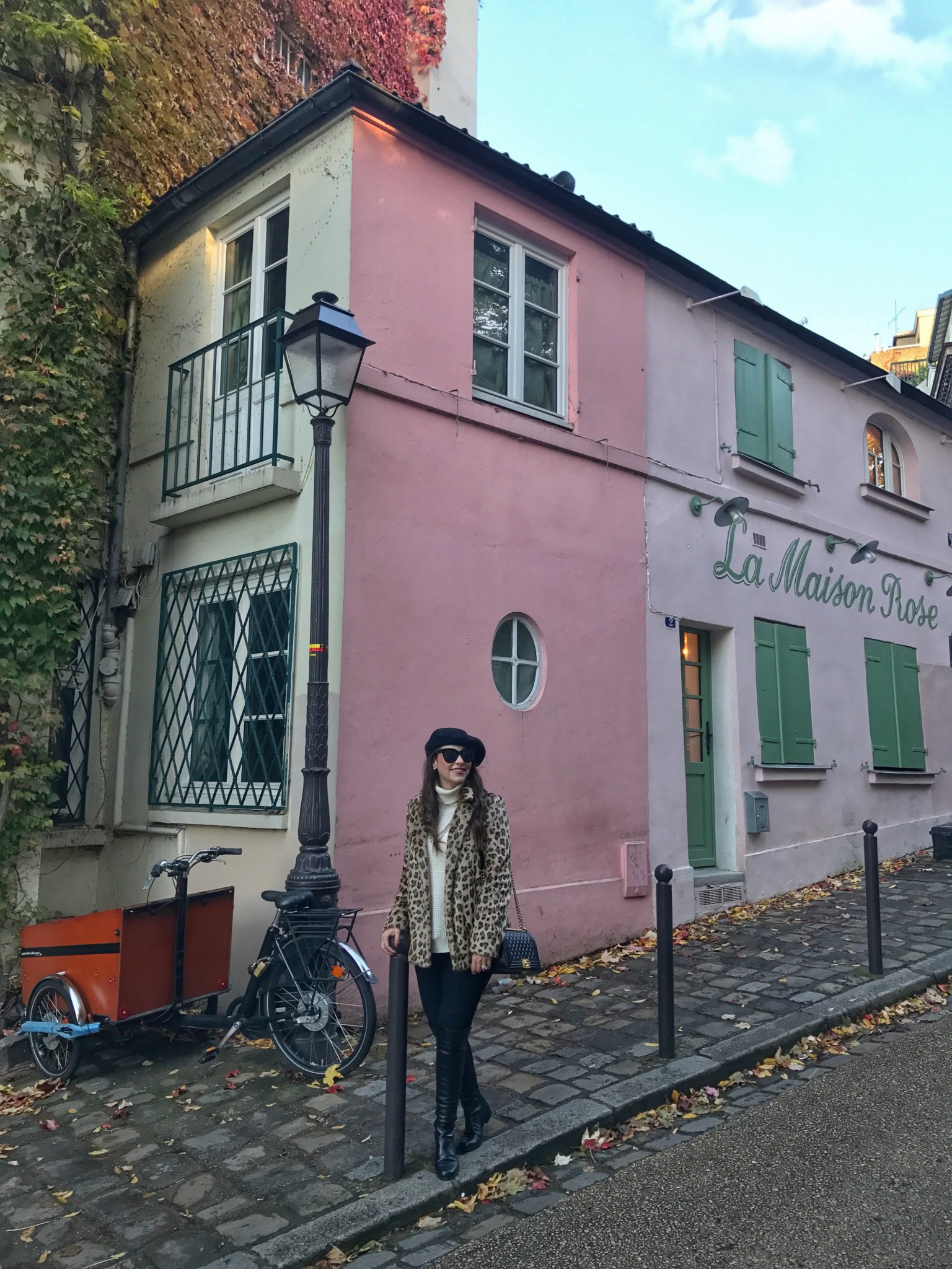 la maison rose, montmatre, paris, the-alyst.com