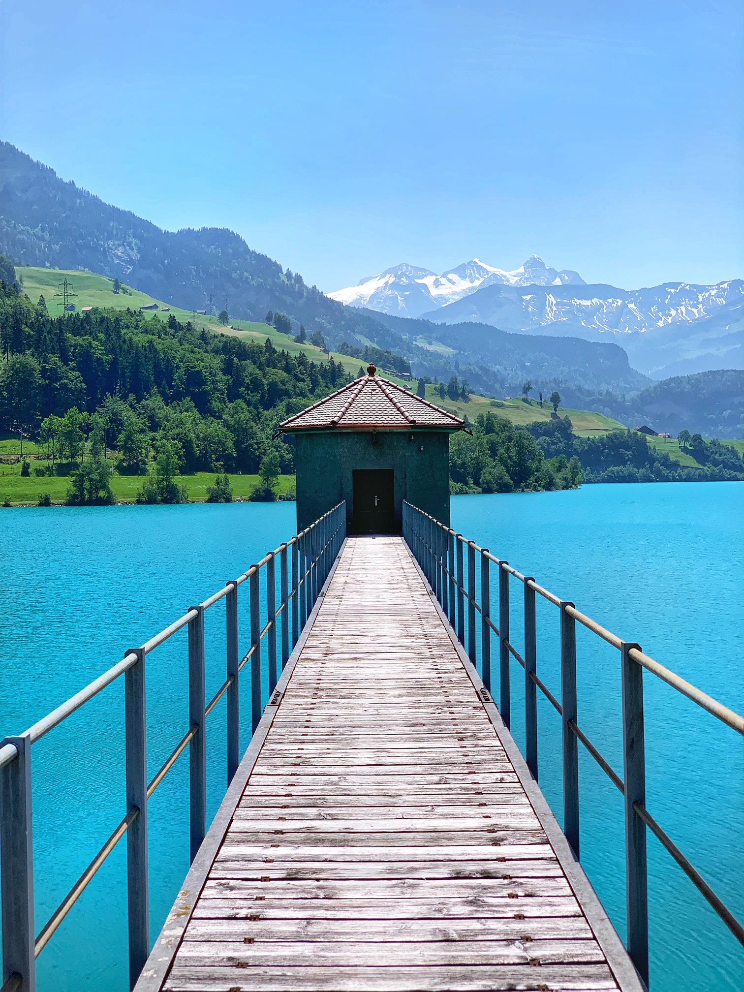 Lake Lungern, switzerland, the-alyst.com