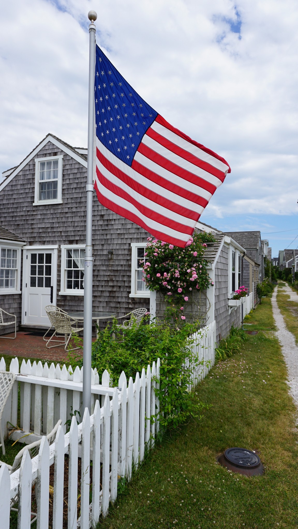 summer dresses, eyelet dress, sconset , siasconset nantucket, the-alyst.com
