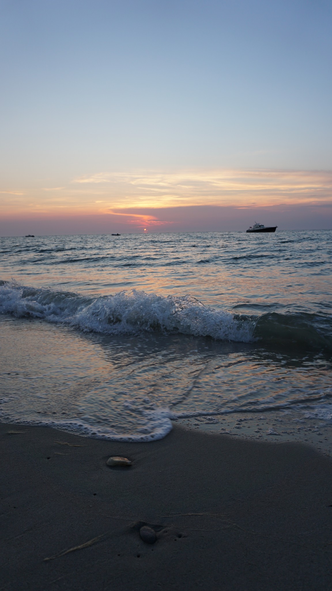 sunset galley beach, nantucket, the-alyst.com