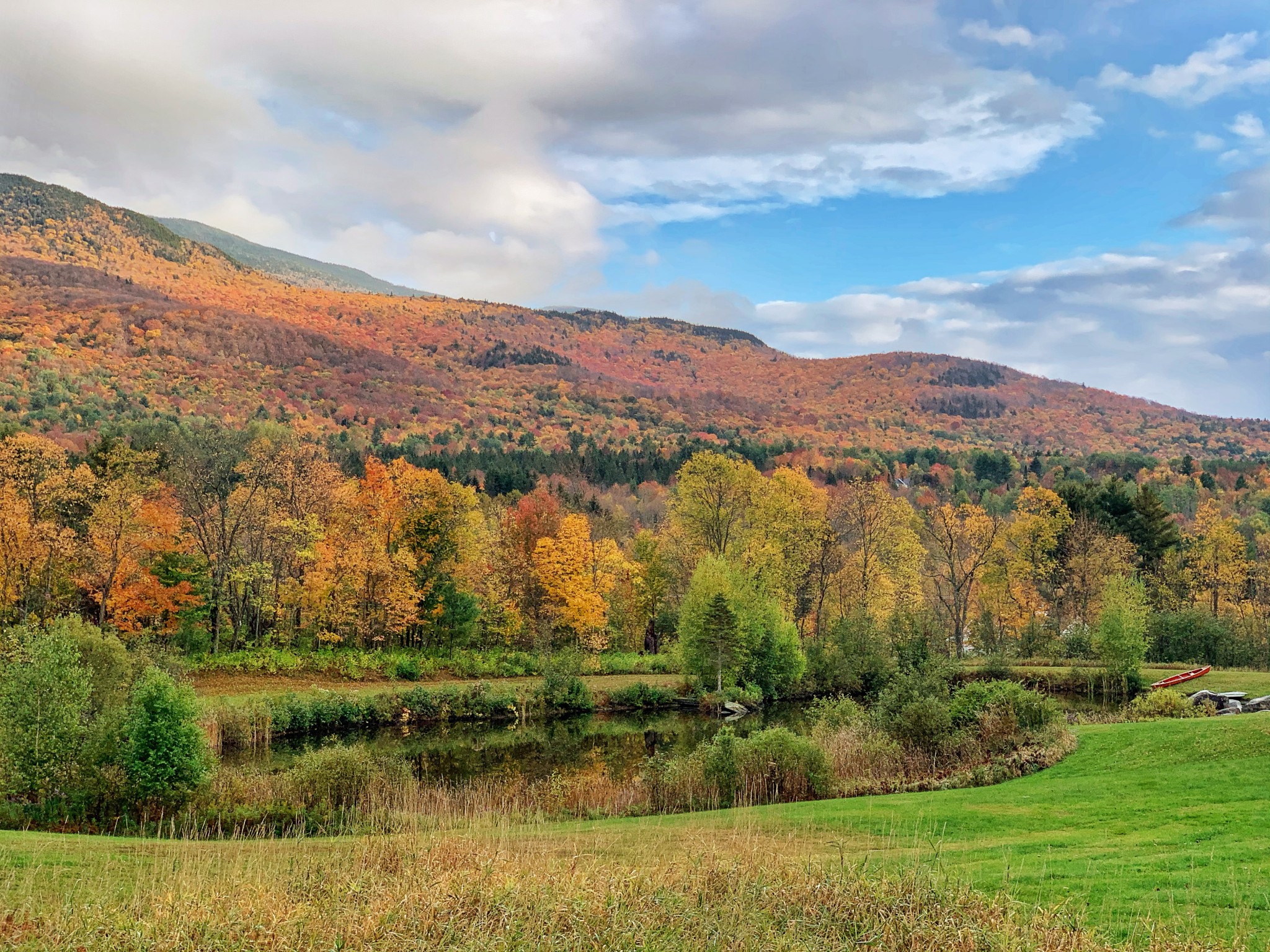 leaf peeping, foliage, stowe, vermont, the-alyst.com